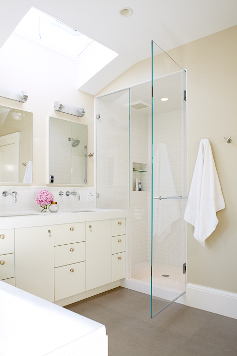 3-Classic White Bathroom